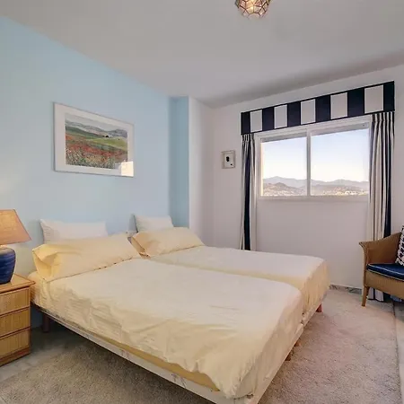 Penthouse Boulevard 401 *